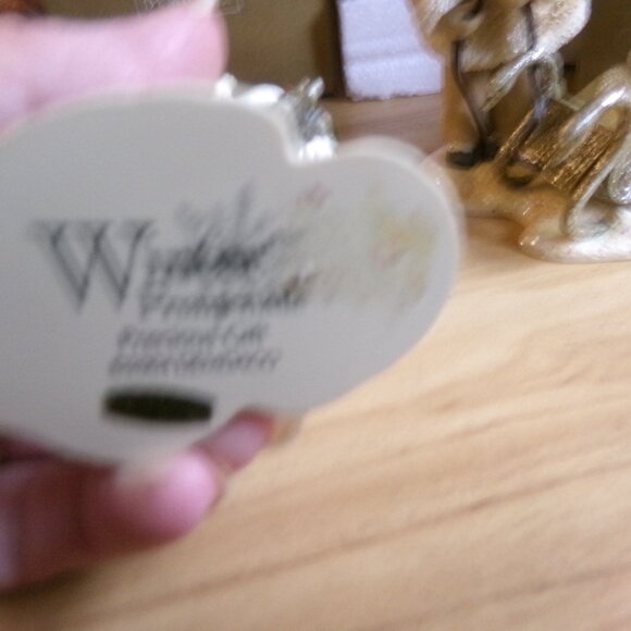 2004 set of 2 winter promenade figures. - Picture 2 of 4